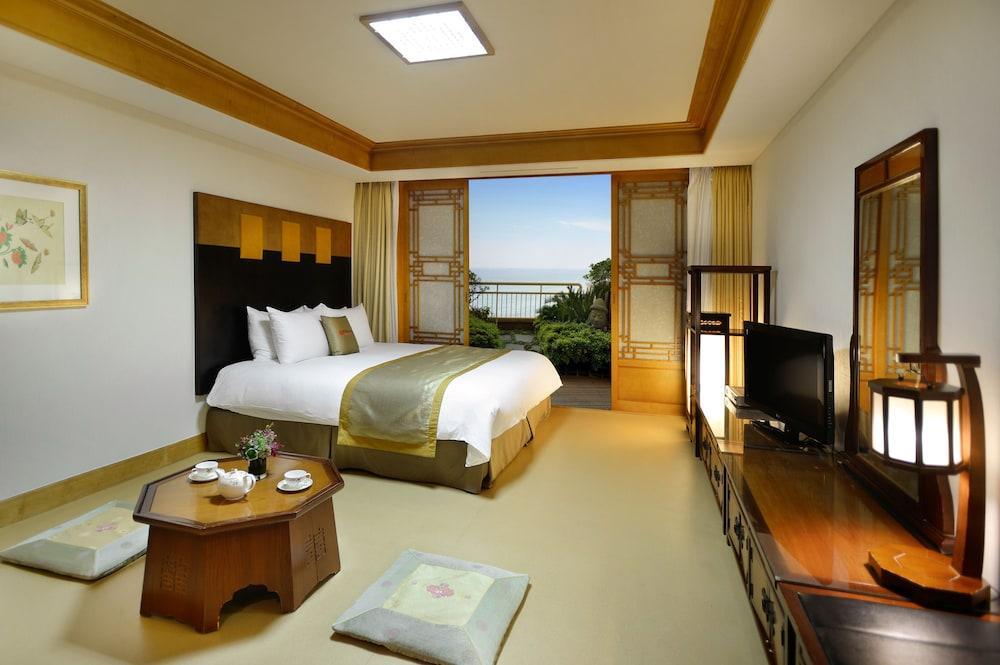 รามาดา พลาซ่า เจจู โรงแรม 5*